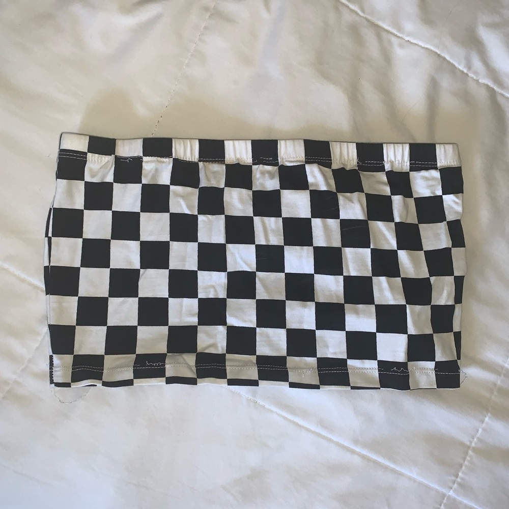 Checkered strapless crop top